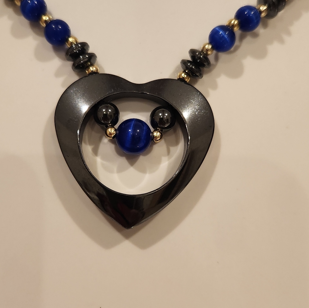4 FOR $15 NEW CONDITION HEMATITE AND RESIN NECKLACE - Picture 2 of 8